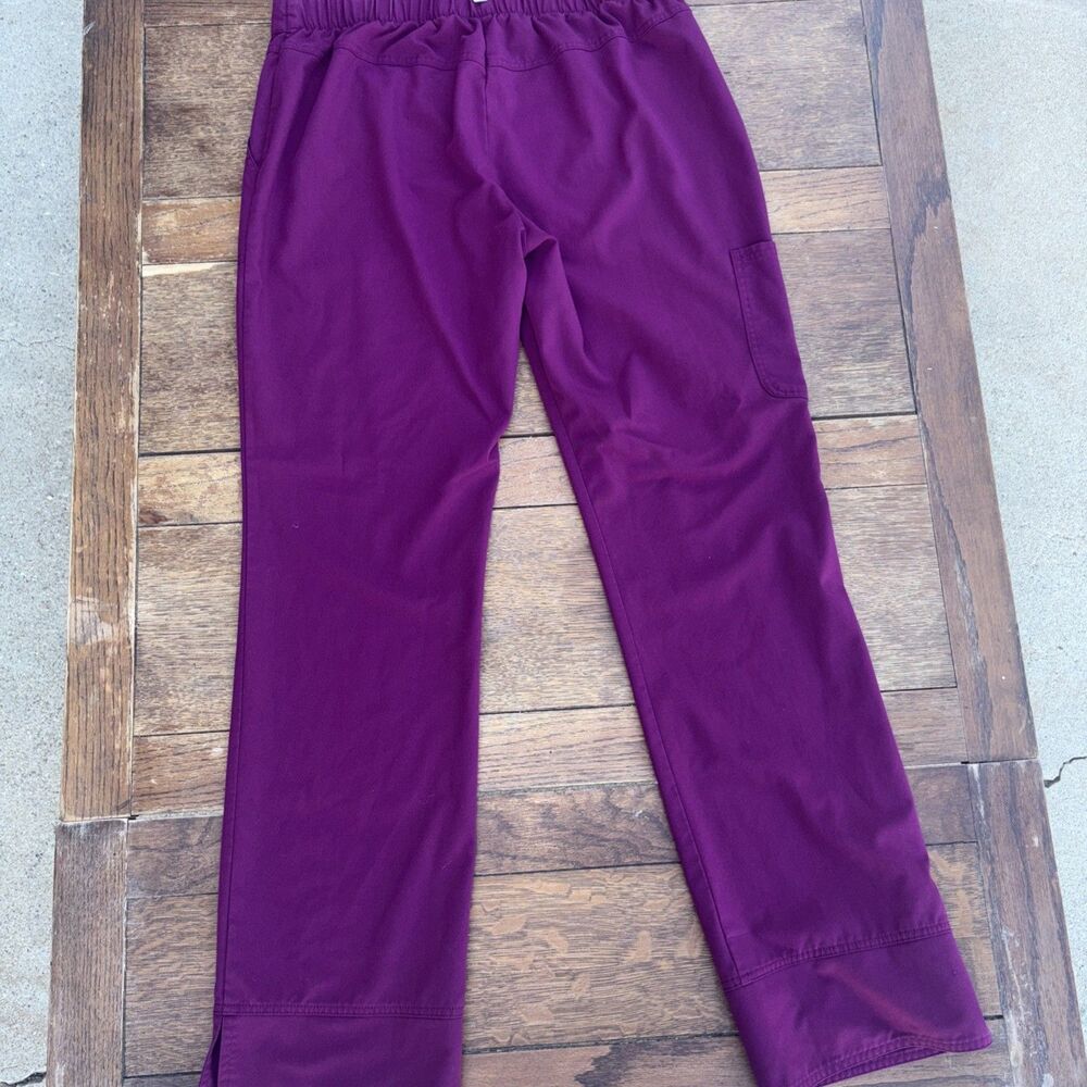 Grey’s Anatomy women’s scrubs purple size medium - Picture 6 of 7
